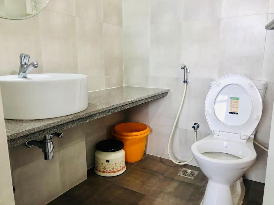 Lovely 2-Bedroom Sea View Serviced Apartment Dabolim Goa ภายนอก รูปภาพ