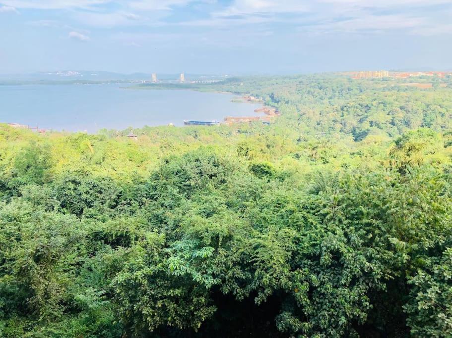 Lovely 2-Bedroom Sea View Serviced Apartment Dabolim Goa ภายนอก รูปภาพ